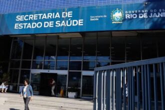 A crise provocada pelos atrasos e falta de critérios nos repasses dos recursos do Fundo Estadual de Saúde chegou à Justiça: Ministério Público entrou com uma ação civil pública para pedir a regularização e a transparência na transferência dos recursos de cofinanciamento