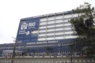 O Hospital Pedro II, em Santa Cruz, é uma das unidades municipalizadas que não viram um centavo do governo do estado em 2025, apesar de o repasse estar previsto no contrato entre as secretarias de Saúde