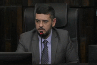 Deputados vão decidir até terça data de depoimento de Washington Reis na Alerj