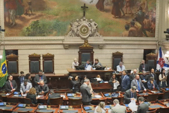 Projeto que dificulta a vida de quem tem valores a receber da Prefeitura é aprovado em primeira discussão