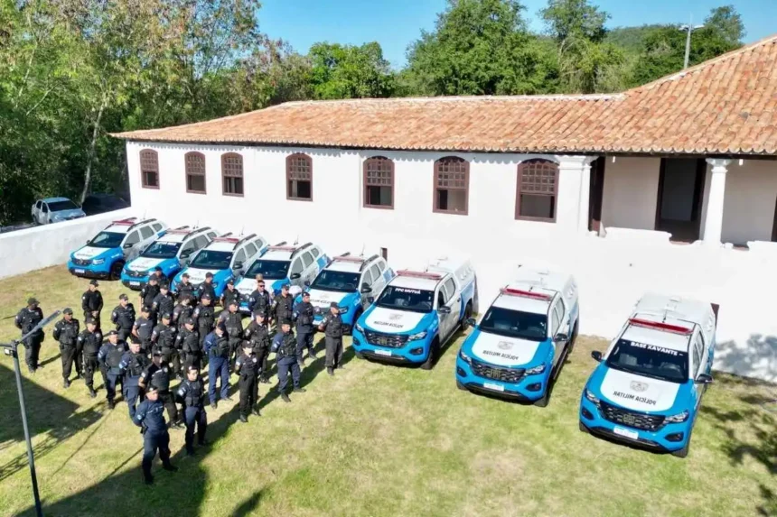 Castro Entrega Viaturas E Anuncia Investimentos Em Sao Goncalo.webp