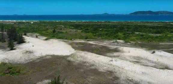 A área de proteção ambiental no Peró, em Cabo Frio: acórdãos da Justiça Federal mantém a proibição de construção de resort e responsabilizam Inea por omissão na fiscalização