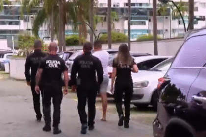 'Profeta' das redes é alvo de operação policial contra call center que cobrava até R$ 1,5 mil por orações