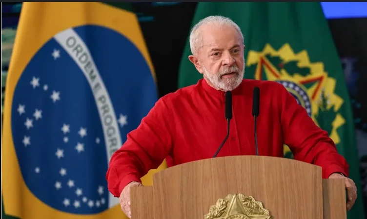 Maioria dos brasileiros reprova atuação pessoal de Lula, aponta PoderData