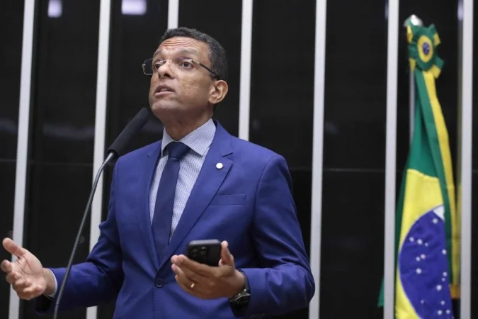 "[Eram] meninos que nunca portaram fuzis, mas estão sendo contados no pacote como se fossem bandidos", disse Otoni de Paula