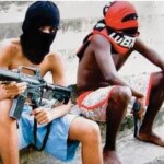 Internação de menores pode chegar a 10 anos com projeto relatado por Flávio Bolsonaro