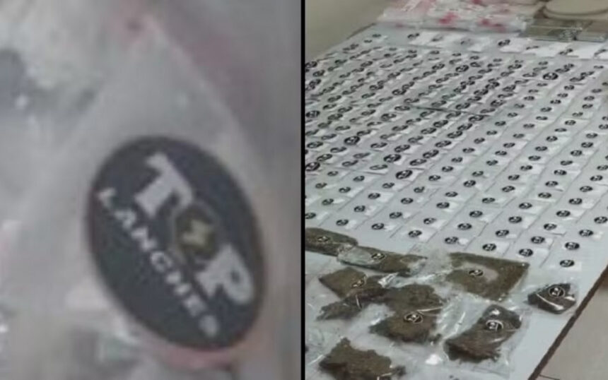 Foram apreendidas embalagens de drogas e mochilas com o nome da falsa lanchonete