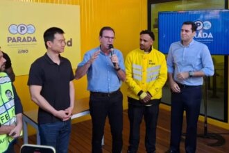 Ameaça e perseguição: Paes mira nos entregadores e comerciantes para atingir gigantes do delivery