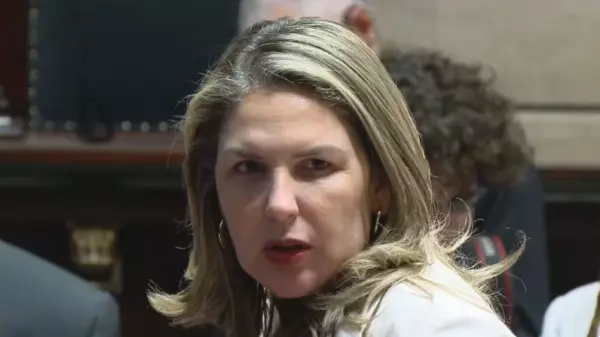 Nem em casa, nem na Câmara: vereadora Gigi Castilho, alvo de operação da Polícia Civil, toma chá de sumiço