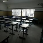 Professores podem ter porte de arma liberado nas escolas