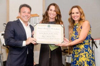 Geyze Diniz recebe título de Cidadã Honorária do Rio em noite de celebração contra a fome