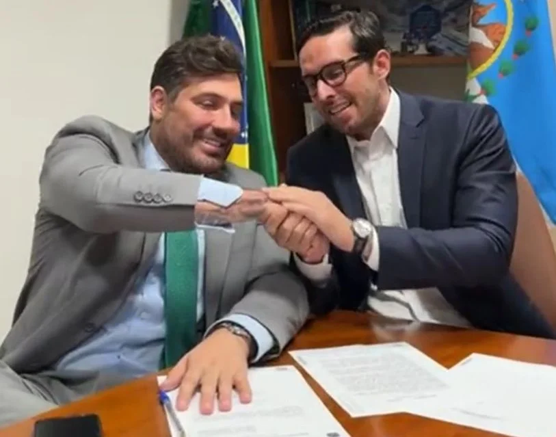 Prefeito interino anuncia mais de R$ 10 milhões para a saúde e cobra melhorias no sinal de telefonia em live de Brasília