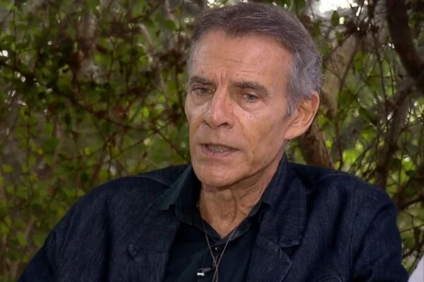 Veja novos detalhes do roubo com refém à casa de veterano da Globo - destaque galeria