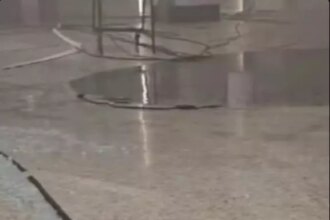 Imagem mostra piso do térreo do Shopping Tijuca deformado após incêndio