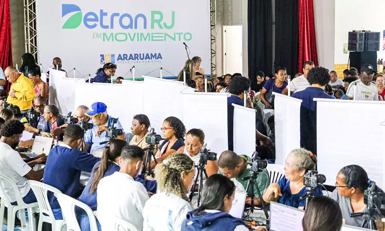EEstrutura do Detran em Movimento leva serviços como identidade, CNH e regularização de veículos a moradores de municípios do estado do Rio.