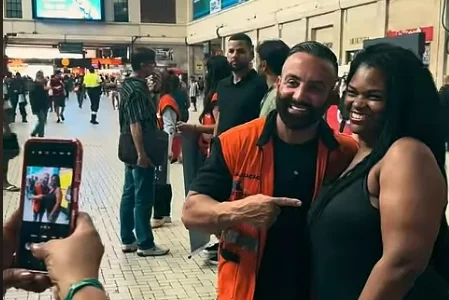 Charlles Batista: o fiscal que virou celebridade no transporte público do Rio