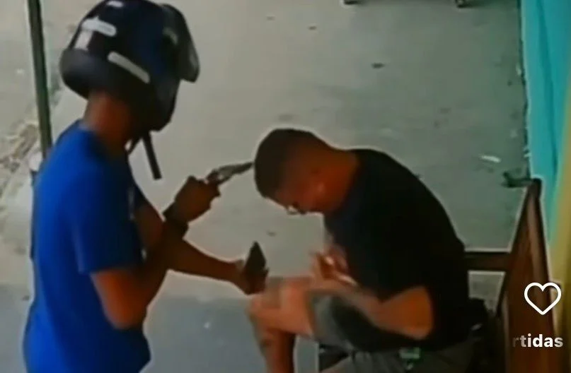 Covardia e impunidade: ladrão dá coronhadas e só falta levar o dedo da vítima junto com aliança