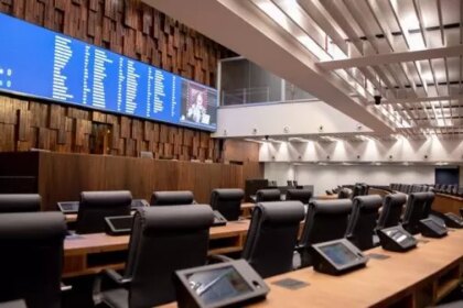 Plenário da Alerj analisa projeto do Executivo que estabelece acordo para quitar dívida