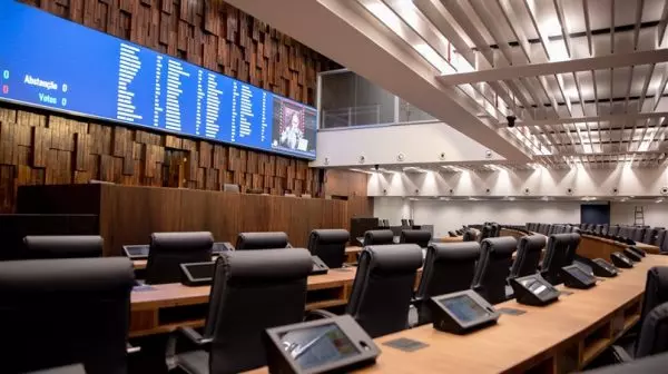 Plenário da Alerj analisa projeto do Executivo que estabelece acordo para quitar dívida