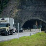 Justiça Federal condena Concer e ANTT a pagar R$ 300 mil por cratera na BR-040, em Petrópolis