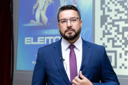 'Entre plumas, paetês e ilícitos eleitorais', por Tiago Santos