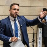 Lei Orelha: projeto prevê multa até quatro vezes maior para quem agredir ou abandonar animais no Rio