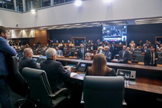 Plenário da Alerj - TRE-RJ retotaliza votos e PL recupera vaga na Alerj