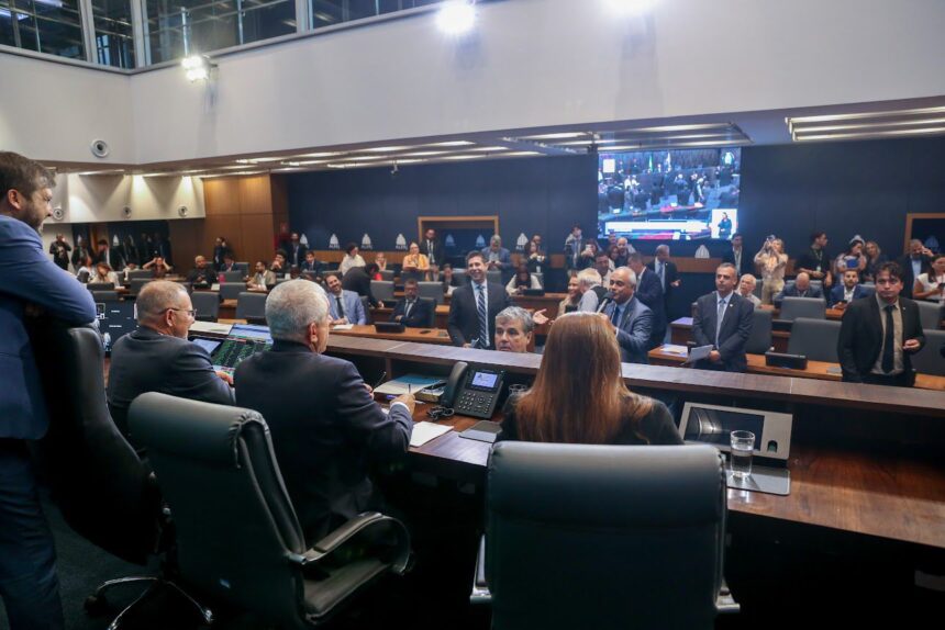 Plenário da Alerj - TRE-RJ retotaliza votos e PL recupera vaga na Alerj