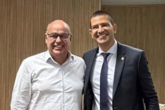 Wellington José com o presidente da Alerj, Douglas Ruas