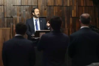 Flavio Serafini recorreu ao TJRJ para tentar garantir a instalação da CPI do Banco Master na Alerj