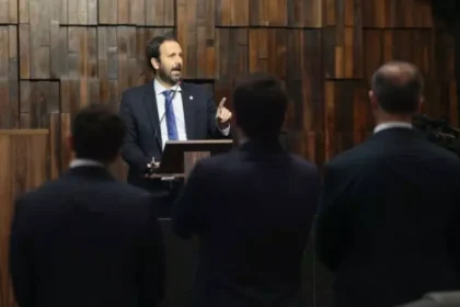 Flavio Serafini recorreu ao TJRJ para tentar garantir a instalação da CPI do Banco Master na Alerj