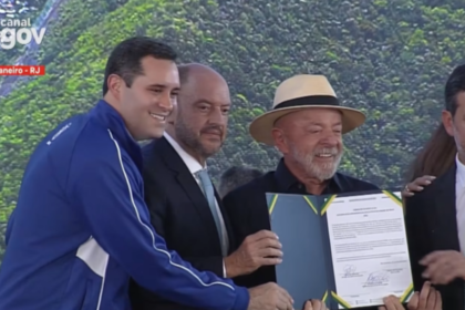Eduardo Cavaliere, Ricardo Couto e Lula durante evento em Guaratiba