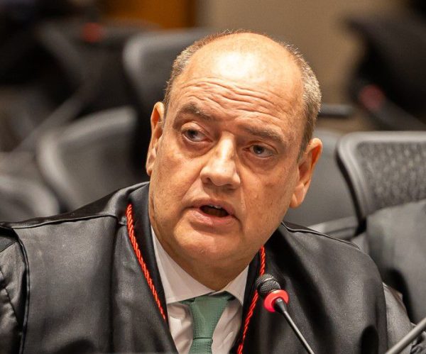 O presidente Tribunal de Justiça e governador interino do Rio, Ricardo Couto de Castro