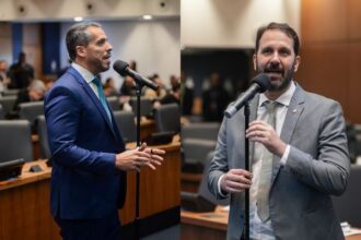 Rodrigo Amorim (PL) e Flávio Serafini (PSOL) durante sessão na Alerj