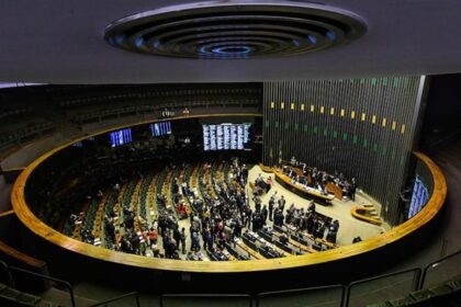 O cofre, ou melhor, o plenário do Senado, que, ao lado da Câmara, foram responsáveis pelo repasse de R$ 8 bilhões em emendas, em pouco mais de dez anos, aos municípios do Rio