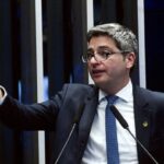 O azarão Carlos Portinho, inicialmente preterido pelo PL, agora surge como ponta-de-lança na disputa ao Senado