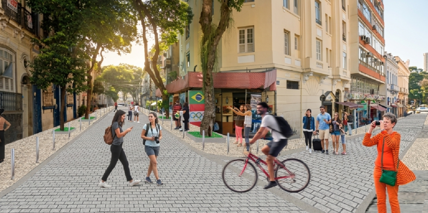 Imagem ilustrativa mostra como ficará o entorno da Escadaria Selarón após a revitalização, com ruas niveladas, piso intertravado, pedestres caminhando, ciclista circulando e áreas destinadas à convivência no Centro do Rio.