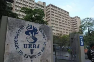 Técnicos administrativos da Uerj mantêm a greve