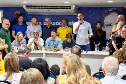 Douglas Ruas discursa durante convenção do PL no Centro do Rio.