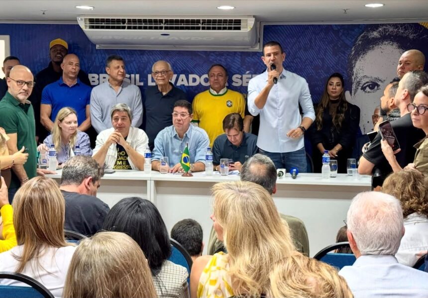 Douglas Ruas discursa durante convenção do PL no Centro do Rio.