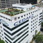 A Cedae perdeu R$ 515,6 milhões em aplicações no Banco Master e em acordos judiciais, e registrou prejuízo operacional em 2025