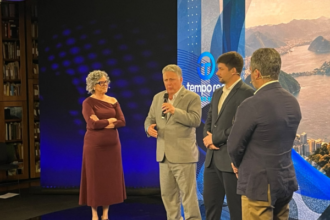 Eleições 2026: Anthony Garotinho chega para o debate ao governo do estado