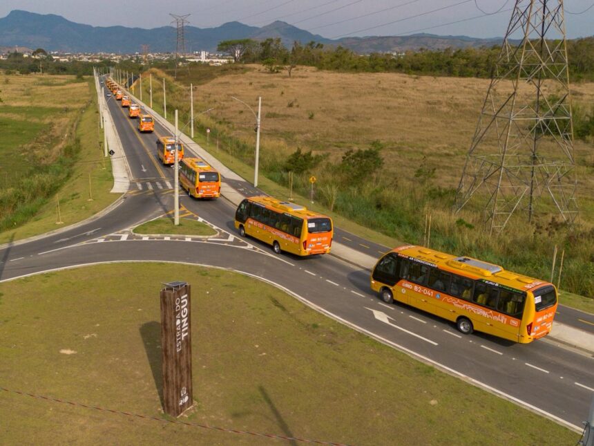 Novos ônibus do Sistema RIO estacionados na garagem pública inaugurada em Campo Grande, na Zona Oeste do Rio.