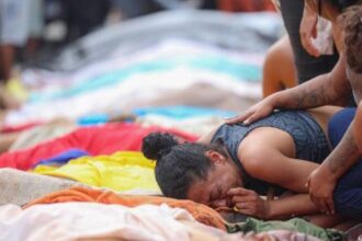mulher vela corpo de mortos no Rio estado do Rio