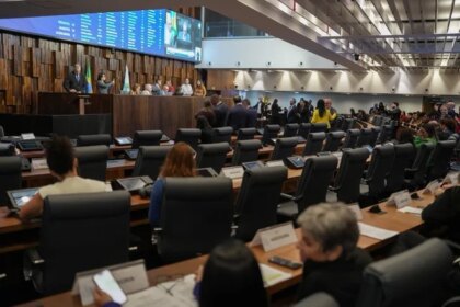 'Falso advogado': Alerj aprova e projeto contra golpe que usa dados de processos e até IA vai à sanção