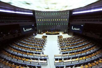 Rio tem 16,7 candidatos por vaga na Câmara Federal e fica entre os estados com maior disputa