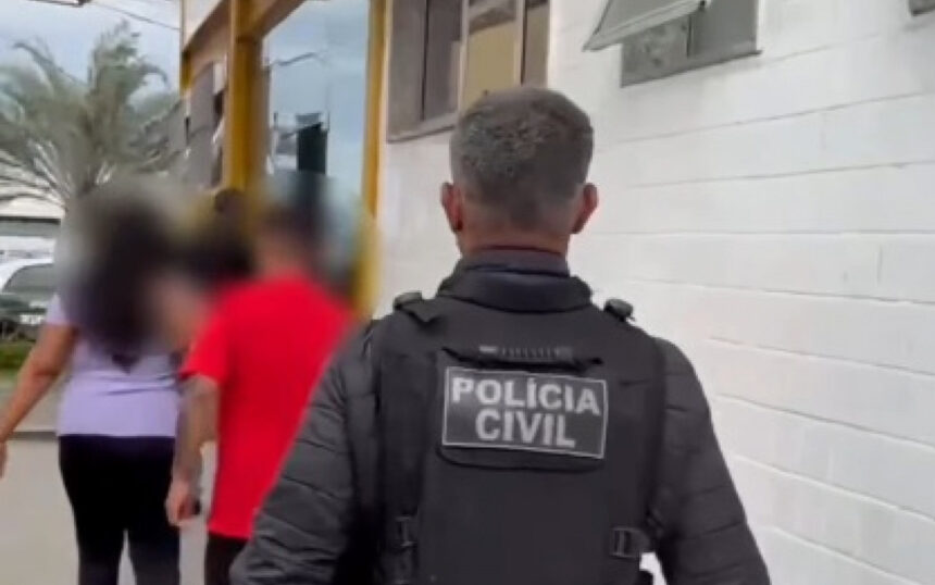 Casal foi preso em flagrante suspeito de comercializar drogas