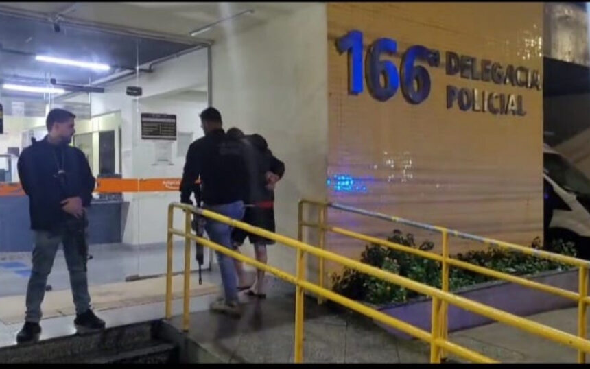 Chegada do 01 do TCP na delegacia de Angra