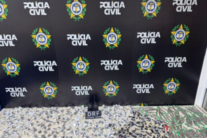 Suspeito foi flagrado com cocaína, crack e maconha e preso no centro - Divulgação/Polícia Civil