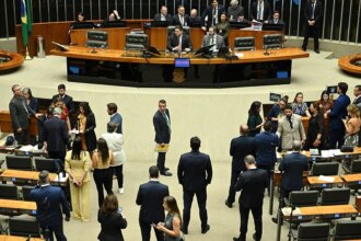 Corrida contra o relógio: governo quer mudar regras antes que direita amplie poder no Congresso